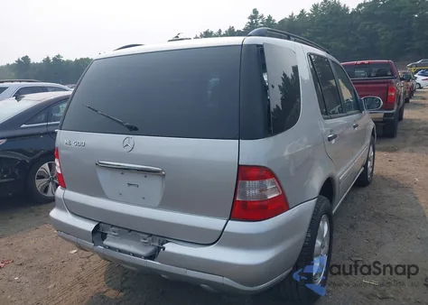 2002 Mercedes-Benz Ml 500 z USA, uszkodzony, nr VIN 4JGAB75EX2A334654